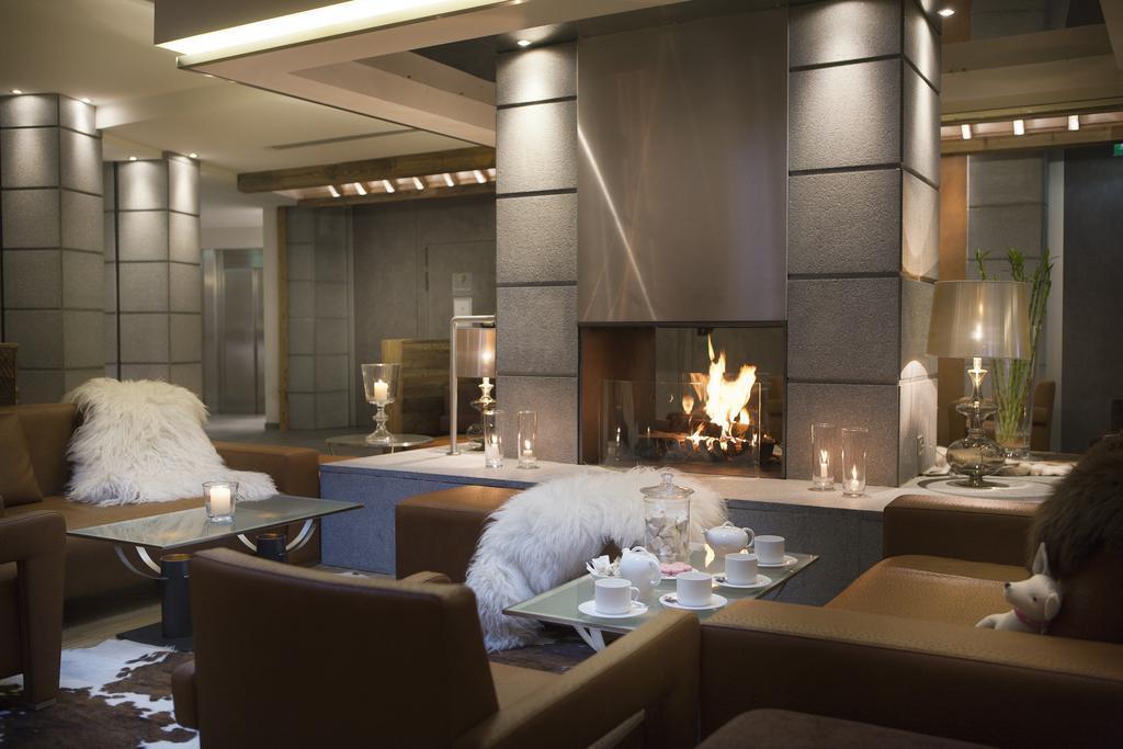 Au Coeur Du Village Hotel